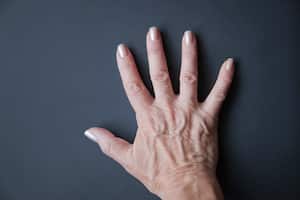 Algunos alimentos mejoran el aspecto de la piel de las manos.