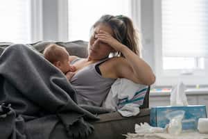 La maternidad puede ser un viaje emocionalmente complejo, y la depresión postparto puede ser una parte difícil de ese viaje. Es importante que las madres sepan que no están solas y que hay formas de buscar ayuda y apoyo.
