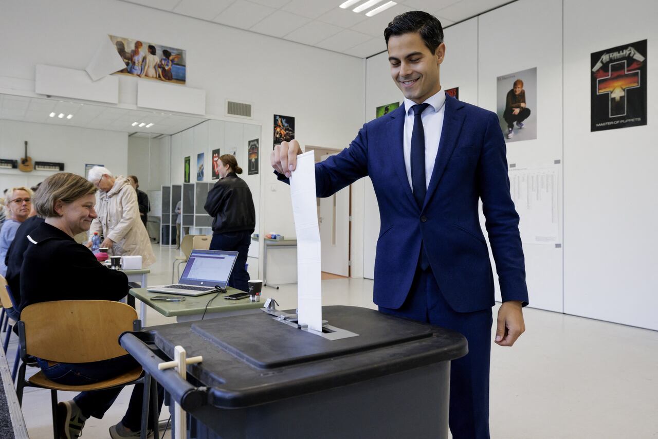 Los votantes holandeses iniciaron una maratón electoral de cuatro días en los 27 países de la Unión Europea, proporcionando una prueba de fuego de cuán a la derecha podría girar el próximo parlamento de la UE.