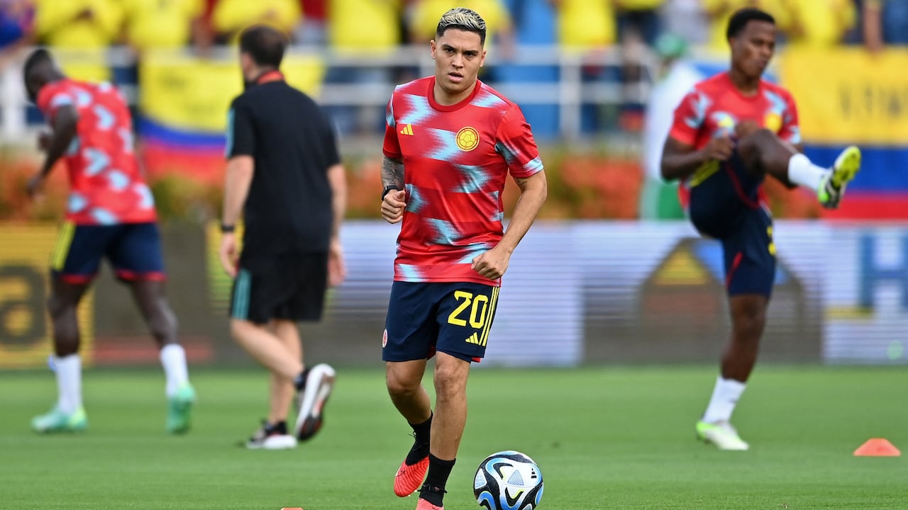 Juan Fernando Quintero vistiendo la camiseta de la Selección Colombia.