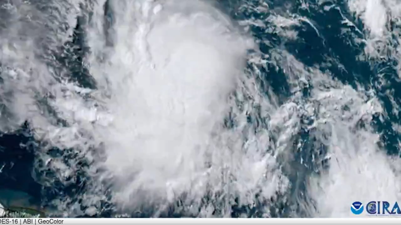 Imágenes satelitales del huracán Beryl por el Atlántico.