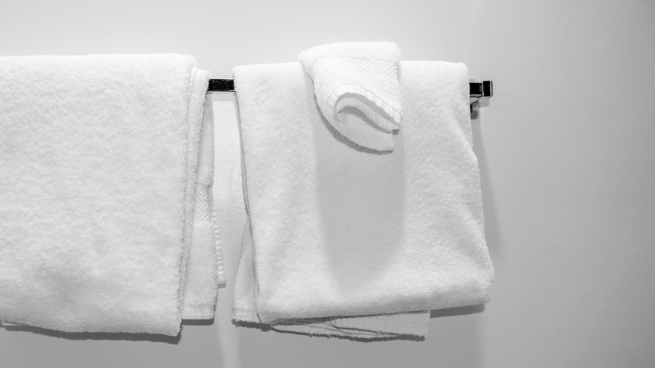 Desafío resuelto: técnicas infalibles para eliminar el olor a humedad de las toallas