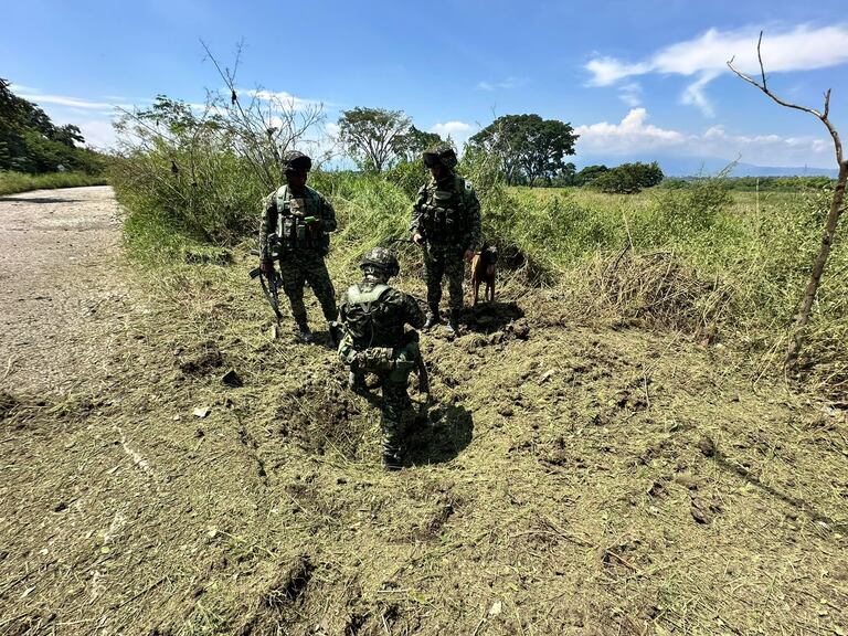 Tropas del Ejército detonaron controladamente un explosivo que había sido instalado en carreteras del Cauca