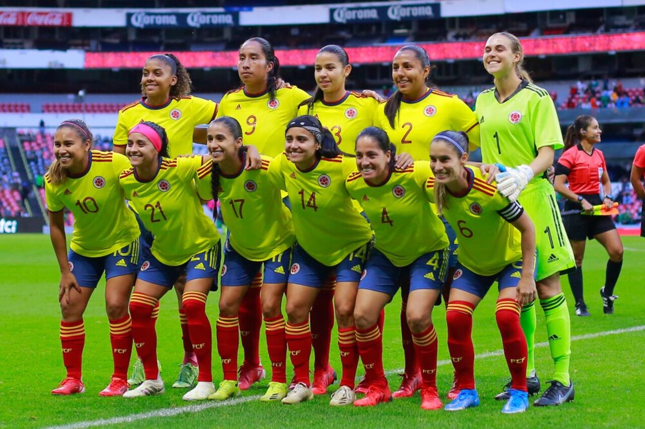 La Selección Colombia Femenina de mayores en uno de sus partidos amistosos.