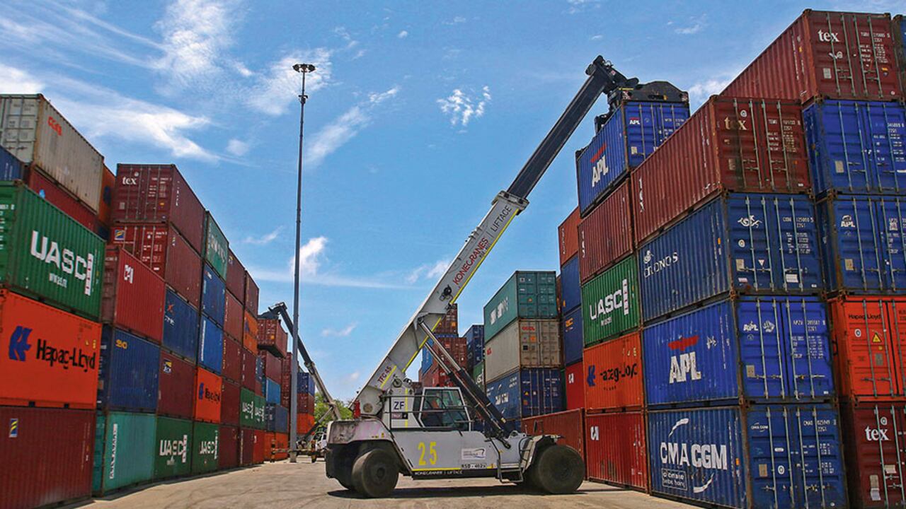 En plena caída del comercio exterior del país, los importadores enfrentan dificultades con la plataforma de la Dian, la cual completó dos meses de fallas, con pérdidas estimadas en 50.000 millones de pesos diarios.