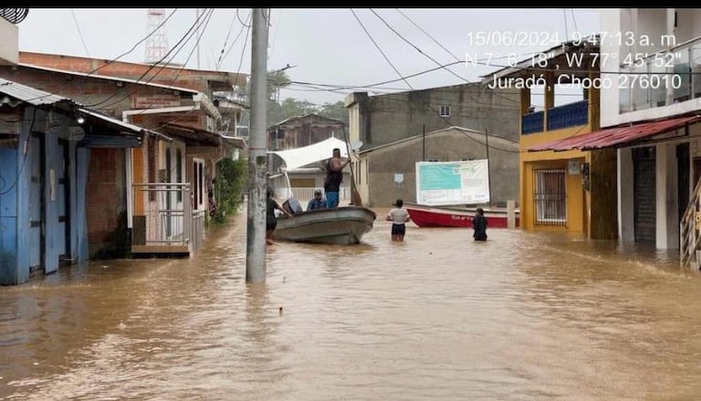 Más de cinco mil damnificados en Juradó, Chocó por causa de las fuertes lluvias registradas en las últimas horas.

Foto tomada de las redes sociales
