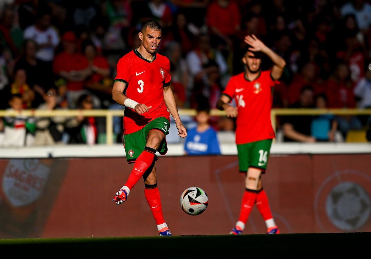 Pepe en partido Portugal vs Irlanda, previo a la Eurocopa 2024