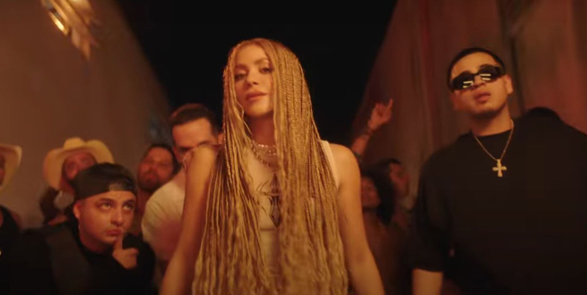 Las pistas que apuntan a que 'El Jefe', la canción de Shakira y Fuerza  Regida, es una crítica social