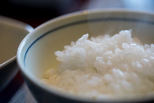 Cómo cocinar bien el arroz para que no se apelmace ni se pegue