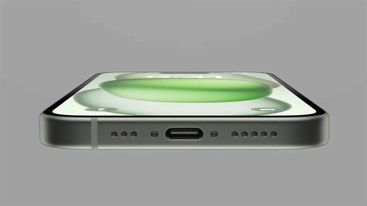 iPhone 15: ¿Cuánto cuestan el cargador y el cable de alta velocidad que  Apple no incluye?