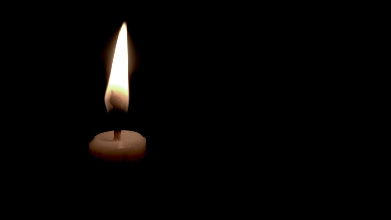 Este es el significado de prender una vela negra el Día de las Velitas